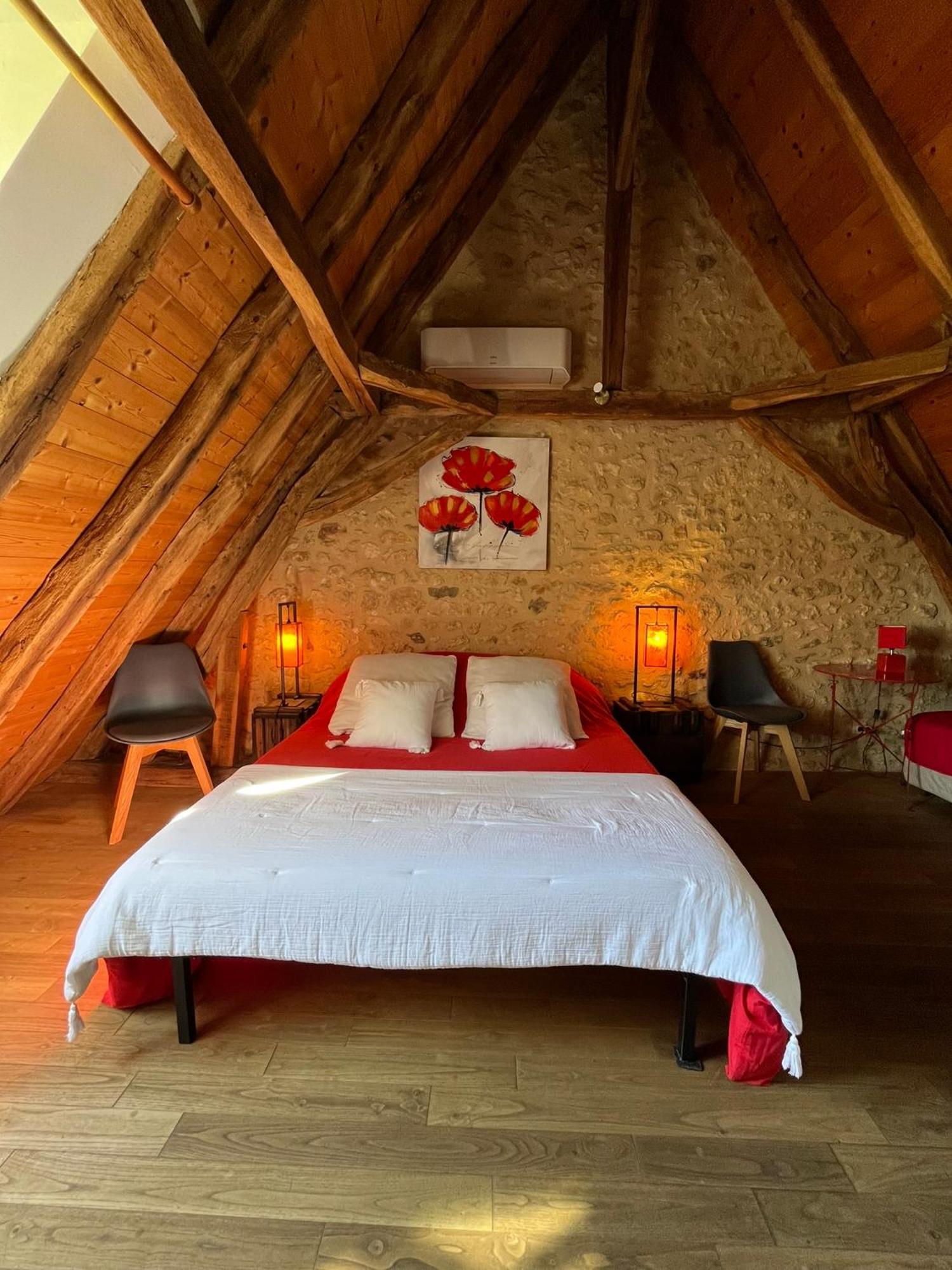 Chambre D'Hotes La Ferme De La Croix. Saint-Avit-Senieur Luaran gambar